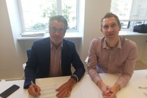 Signature du livre blanc Qualisport par l&rsquo;APASP